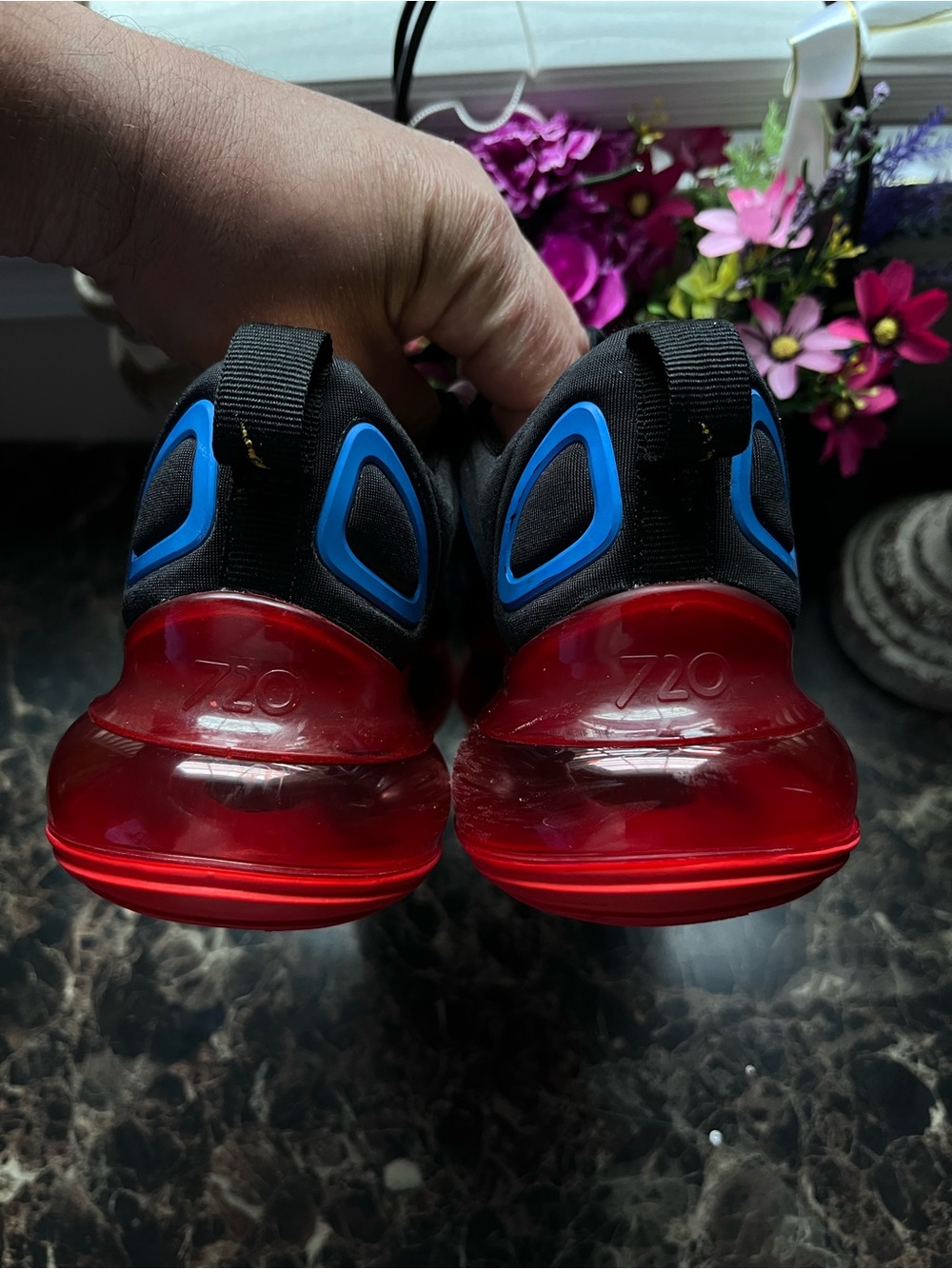 Nike AirMax 720
Streetwear/Lifestyle
Athletic Shoes
Size 4 Youth/5.5 Women - Picture 11 of 16
